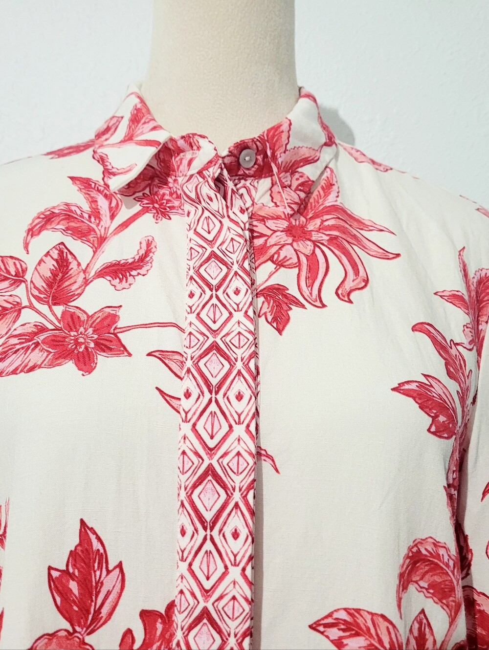 NWOT Zara Floral Linen Blend Button Front Blouse Women's Small Red White Boho - Picture 3 of 12